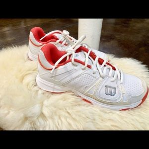 Wilson’s Size 6 Tennis Sneaker